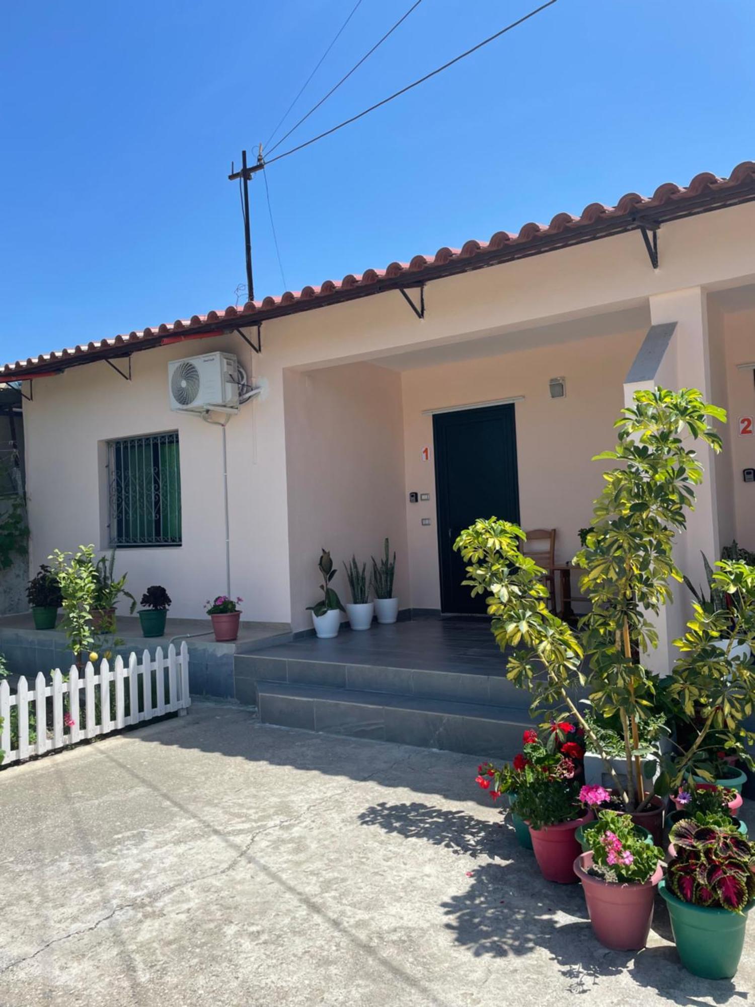Rental Houses Dukaj Vlorë Екстериор снимка